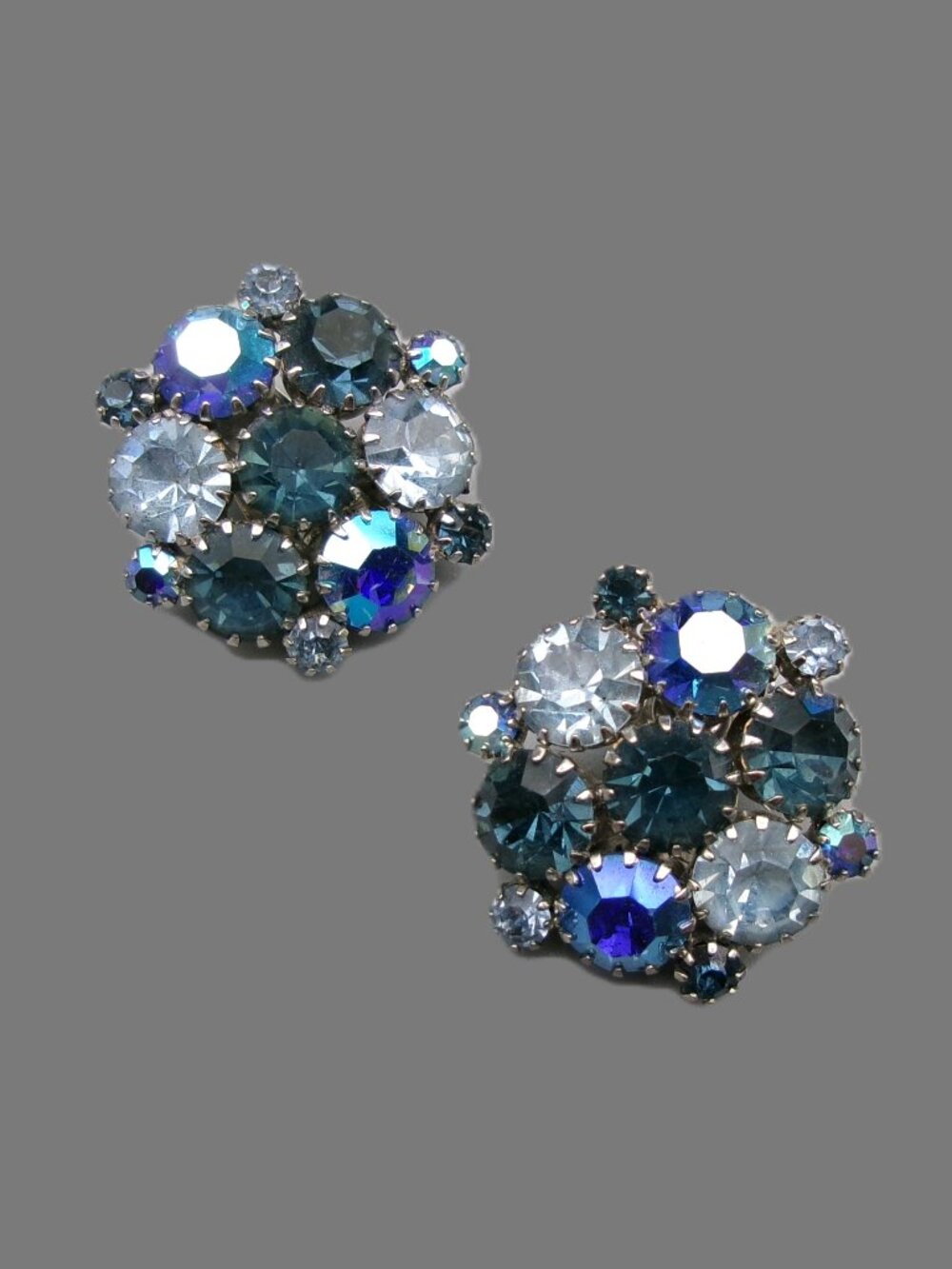 Vintage Weiss Blue Crystal AB Clip-On Cluster Earrings